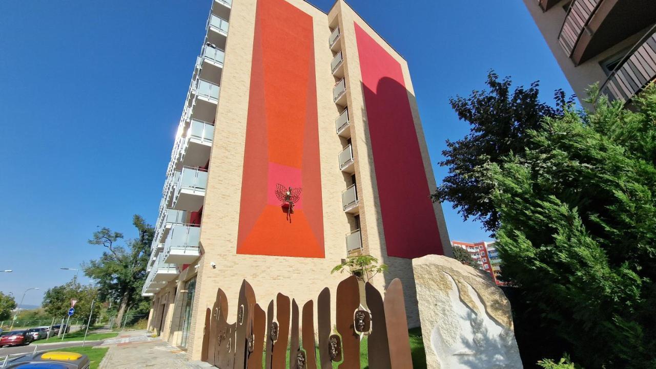 Luxo 2 Room Apartments By Bratislavatrip Bagian luar foto